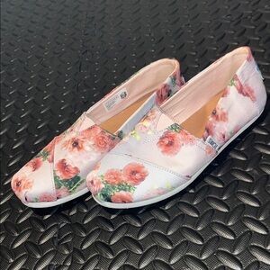 TOMS Floral Slip On Shoes Womens Size 7 Pink Canvas Flats
